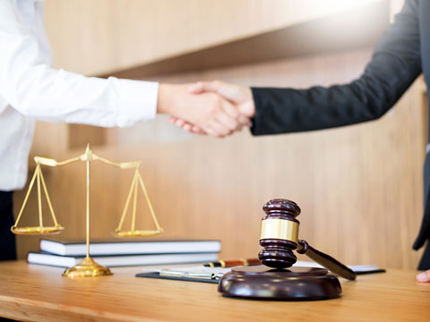 任何需要某方凈身出戶的條件深圳律師收費標準